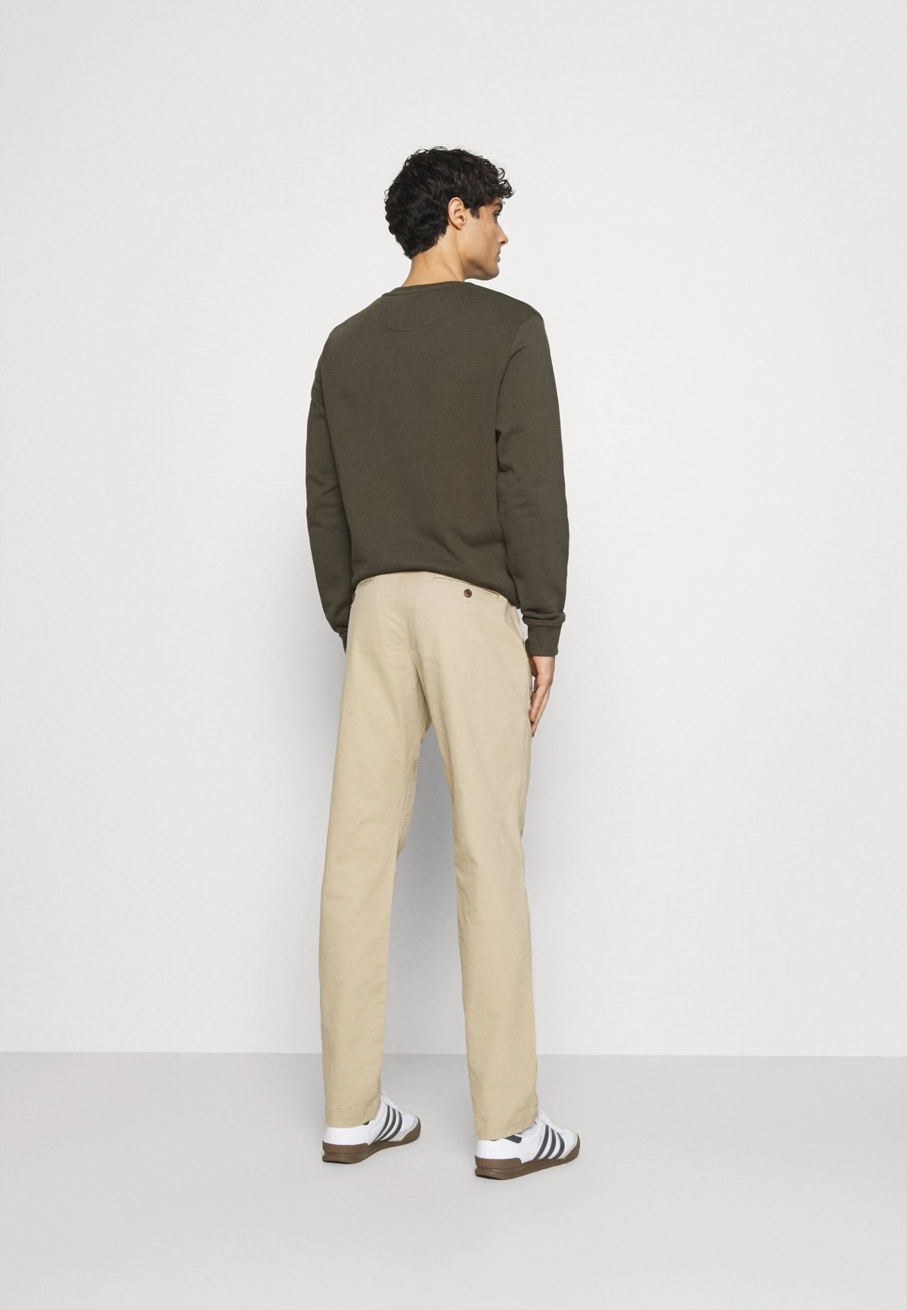 GAP Essential Slim Fit - Chino - Iconic Khaki â Image 3