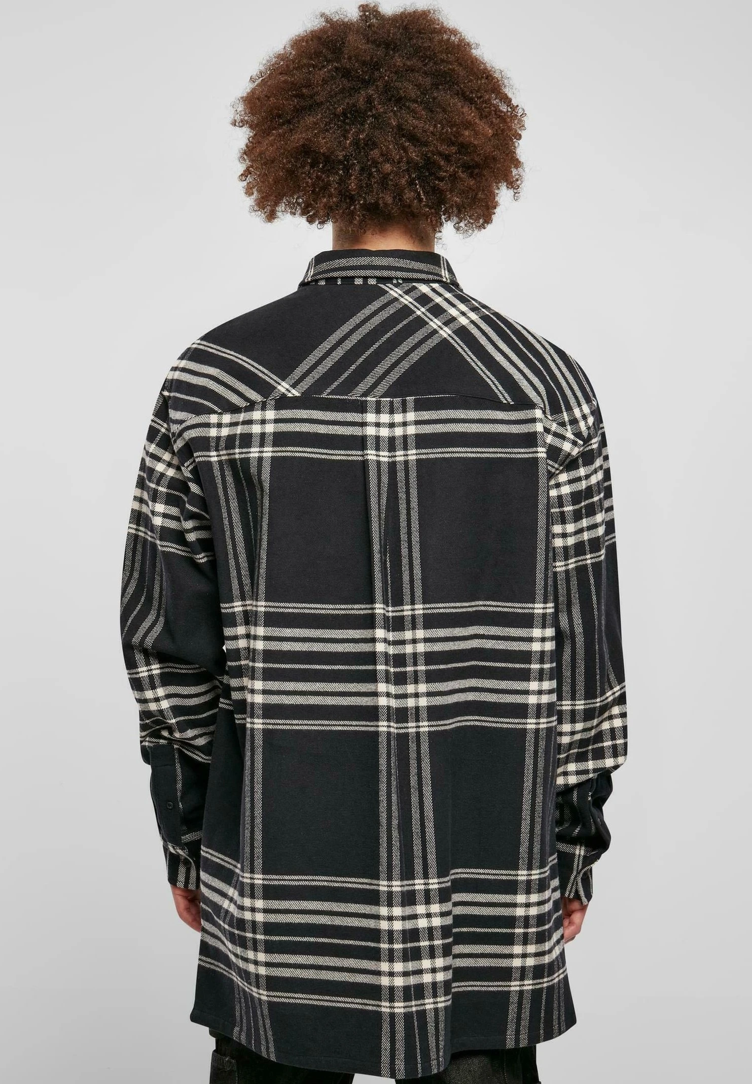 URBAN CLASSICS Long Oversized Checked Summit - Chemise - Black – Image 3