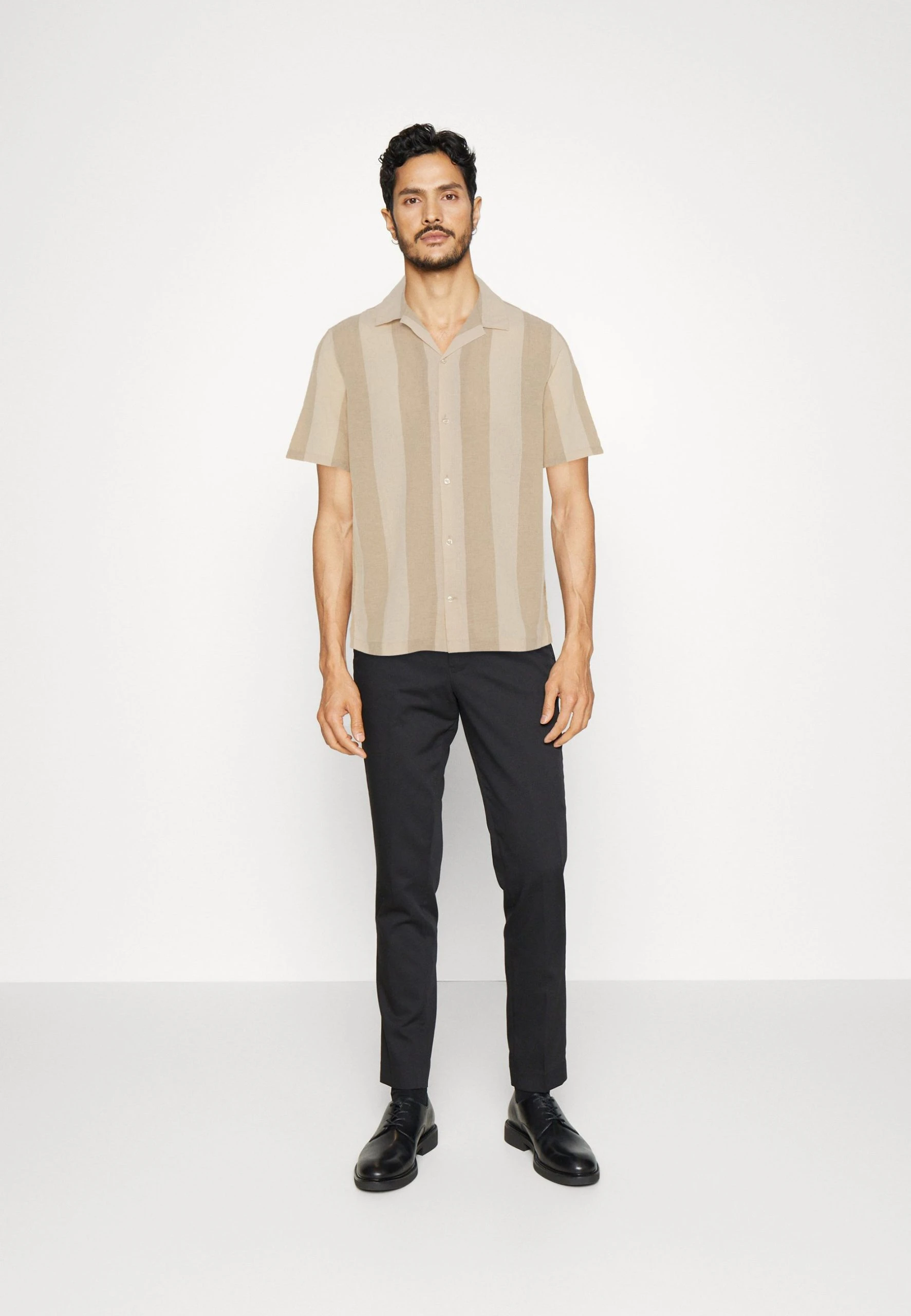 GAP Resort Collar - Chemise - Tonal Khaki – Image 2