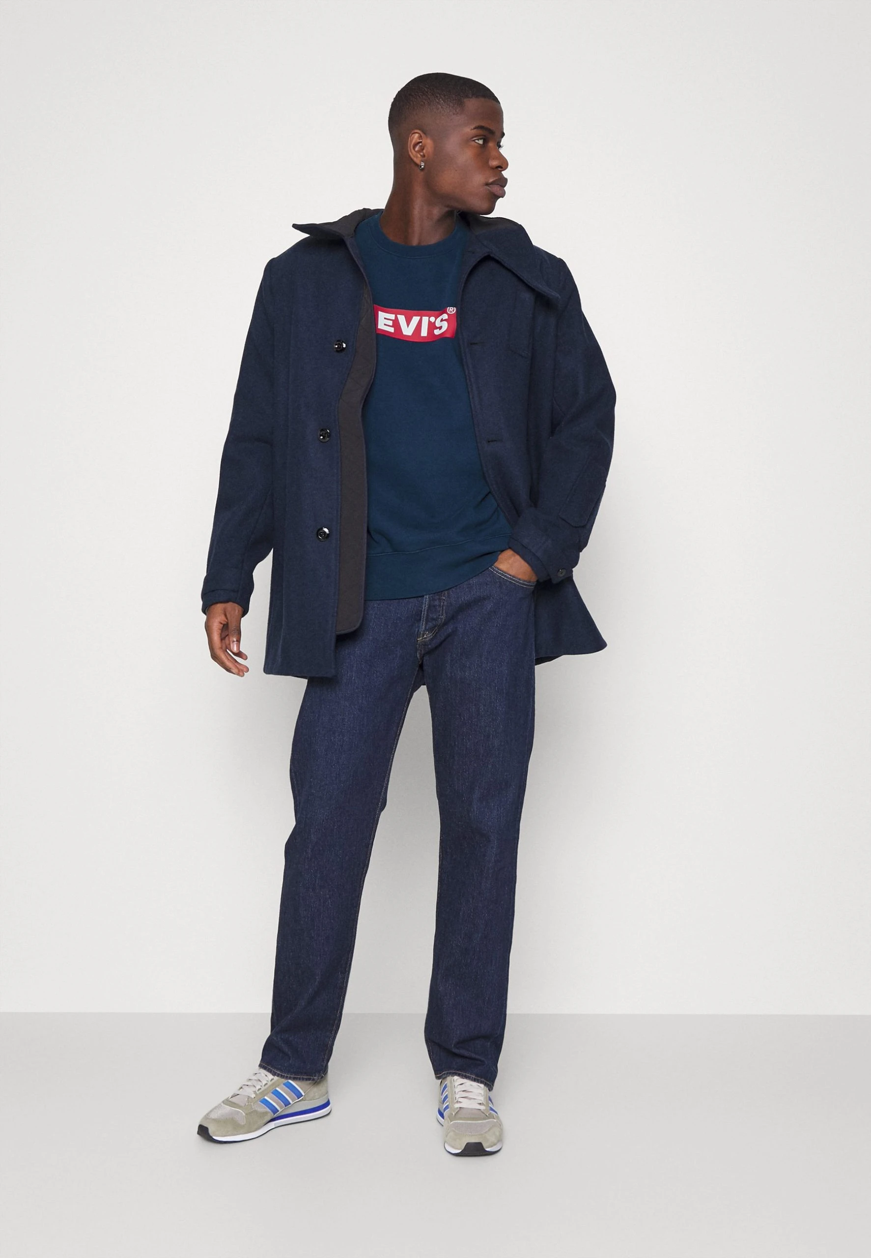 Levi's Relaxed Graphic Crew Unsiex - Sweatshirt - Blue – Image 2